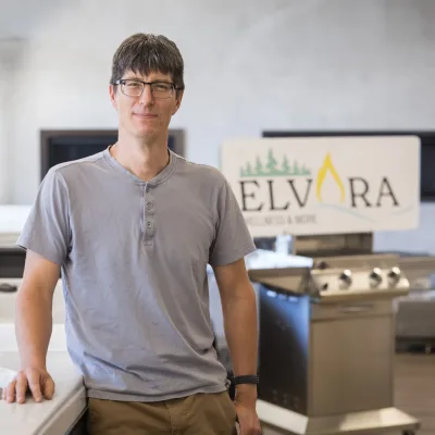 Elvora_Aaron_Headshot